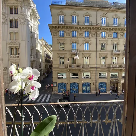 Soha Piazza Di Spagna Boutique-3